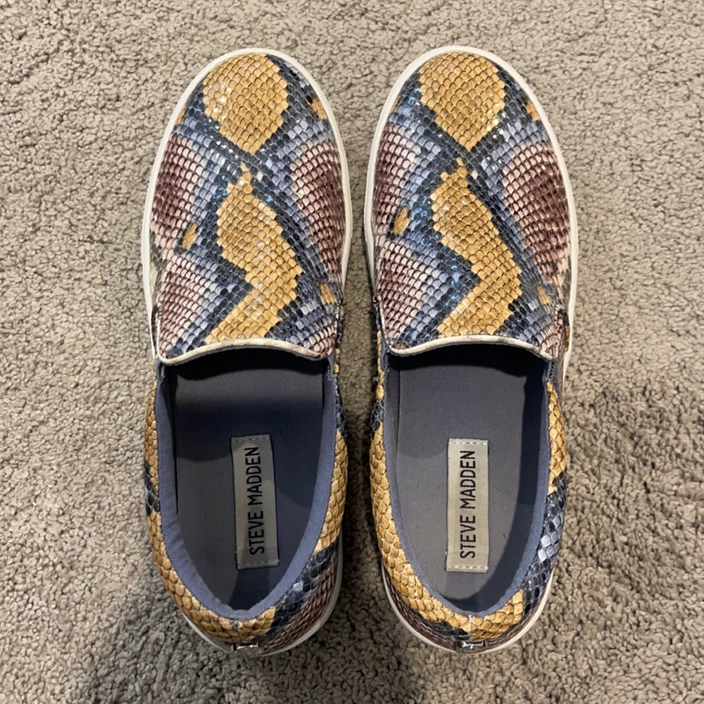 Steve Madden snakeskin slip on
